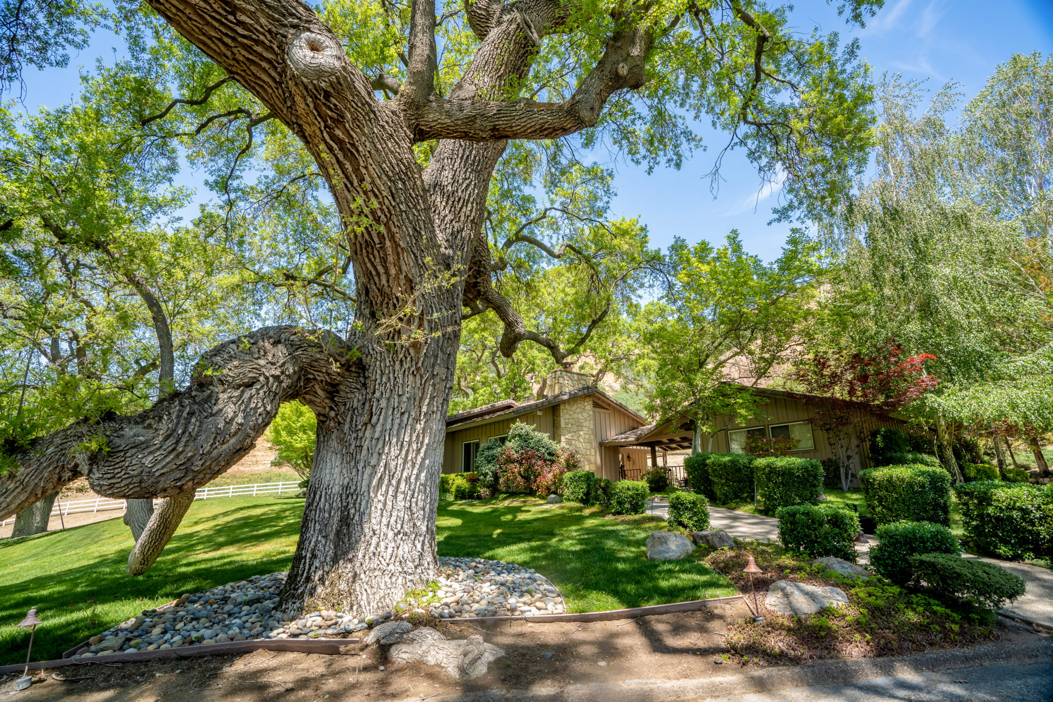 » HaciendaatTejonRanchFront